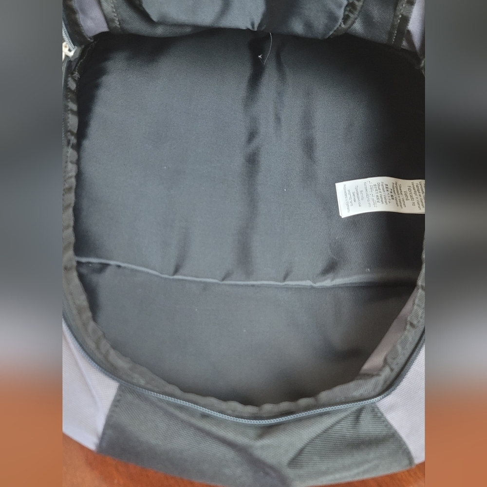 Oakley - 20L Enduro Backpack /Carryall - 921056ODM - Picture 10 of 11